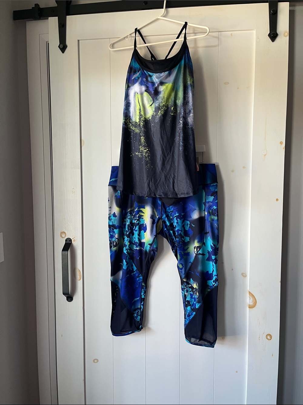Blue & Black Abstract Athletic Tank and Capris Set